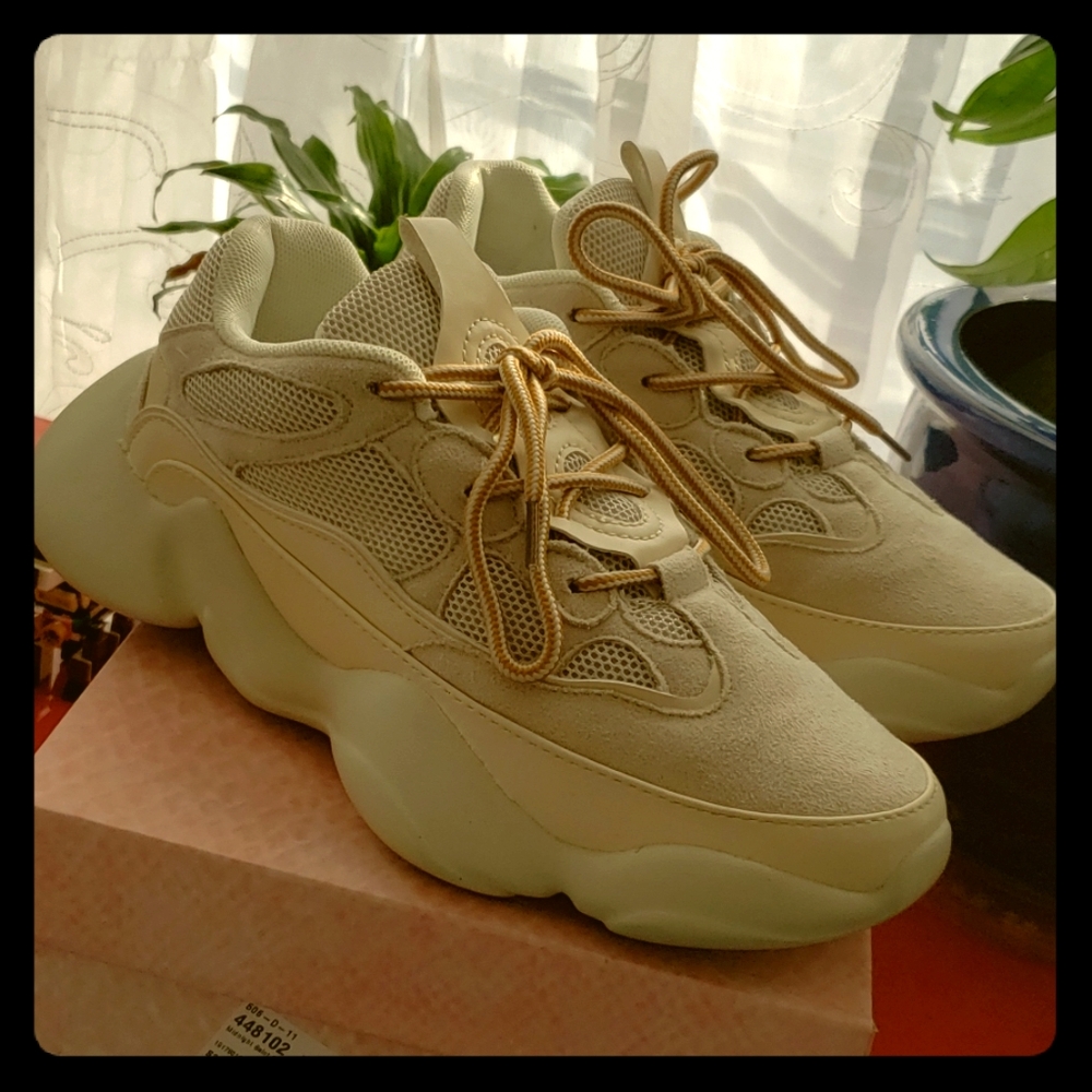 Cape Robbin saint supreme chunky sneaker